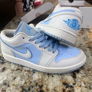 Air Jordan 1 low reverse ice